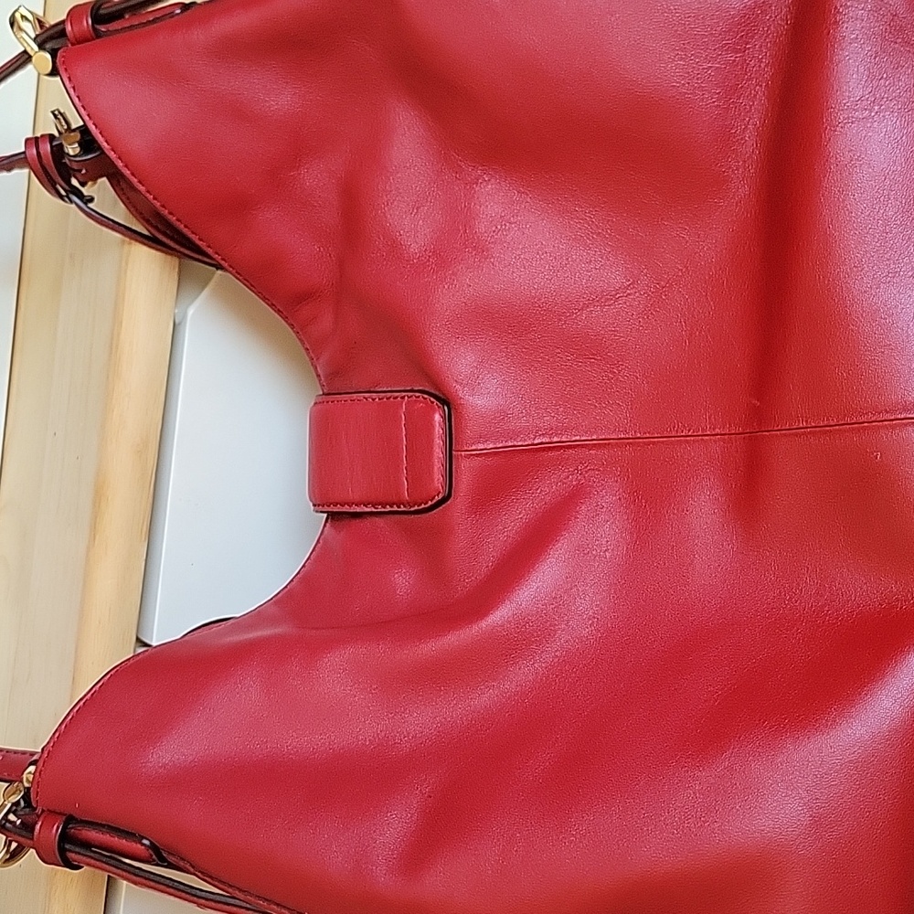 Coach Vibrant Red Leather Hobo Bag with Glossy Finish and Gold Hardwear - Picture 2 of 14